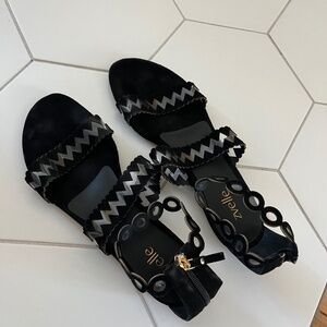 Zvelle black Suede sandals